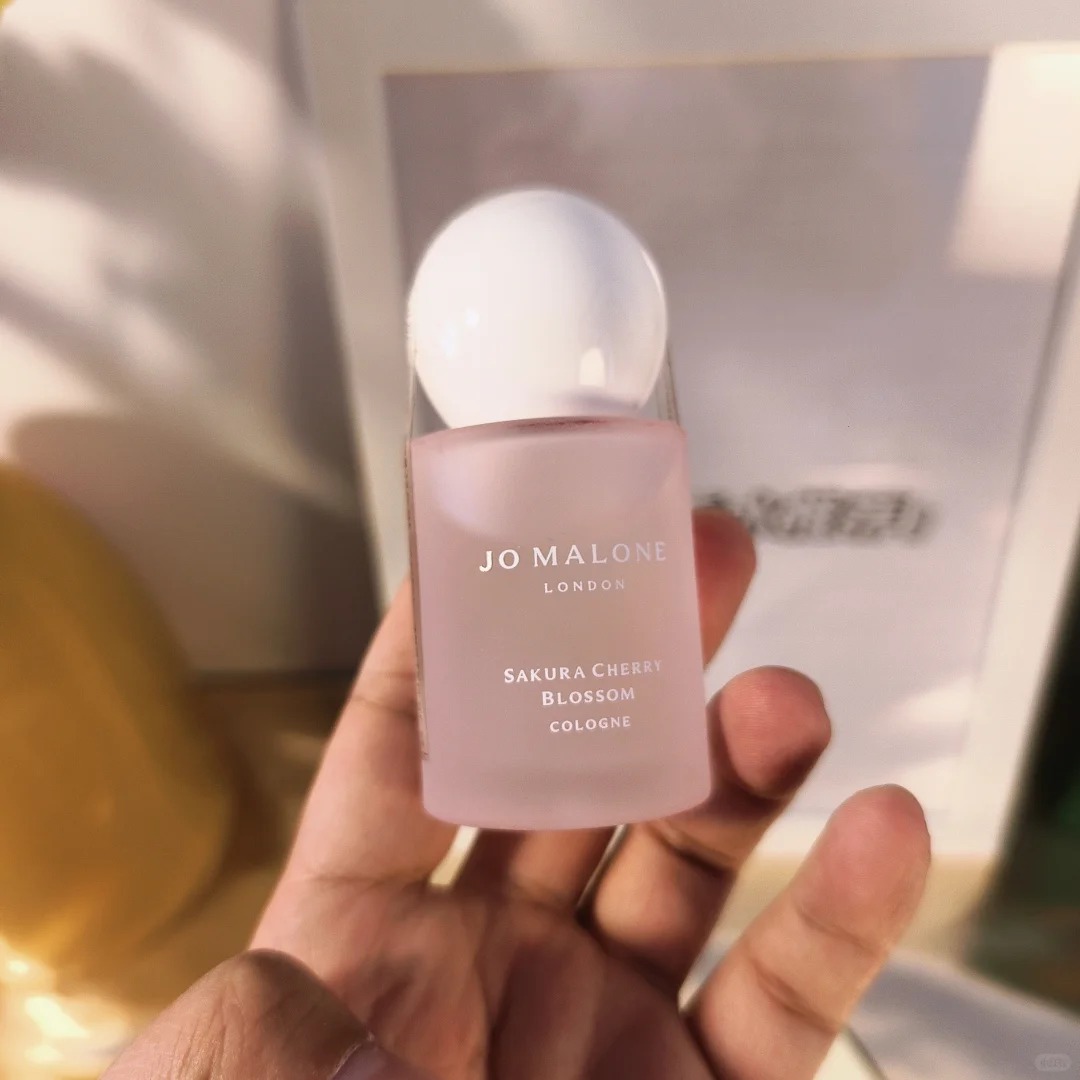 Linh nghiệm hơn cả đi cầu duy&ecirc;n: Top nước hoa "gọi đ&agrave;o hoa" vượng phong thủy gi&uacute;p bạn tho&aacute;t ế ngay năm 2026- Ảnh 6.