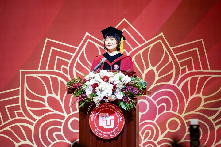 Hơn 1.260 sinh vi&ecirc;n Đại học Ngoại thương tốt nghiệp, 30% đạt loại xuất sắc- Ảnh 3.