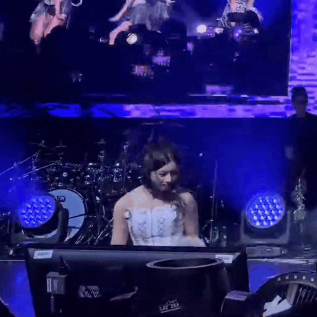 C&uacute; ng&atilde; điếng người của đệ nhất mỹ nh&acirc;n showbiz, vừa đau vừa ngại m&agrave; sao vẫn xinh m&ecirc; hồn!- Ảnh 2.