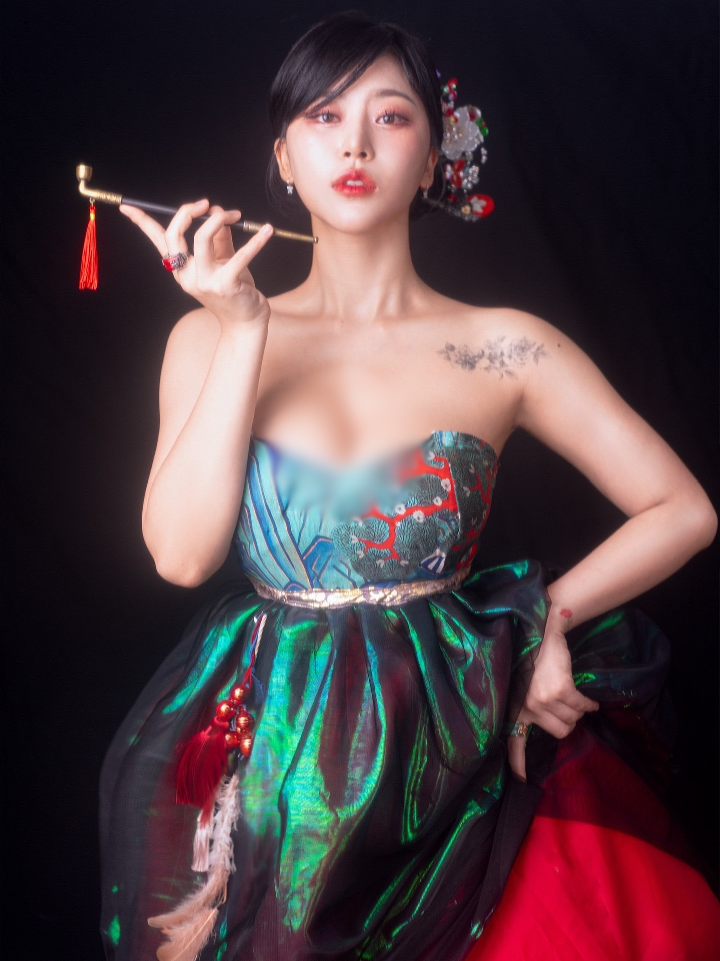 Ch&ugrave;m ảnh b&agrave; đồng mặc bikini g&acirc;y x&ocirc;n xao dư luận H&agrave;n- Ảnh 6.