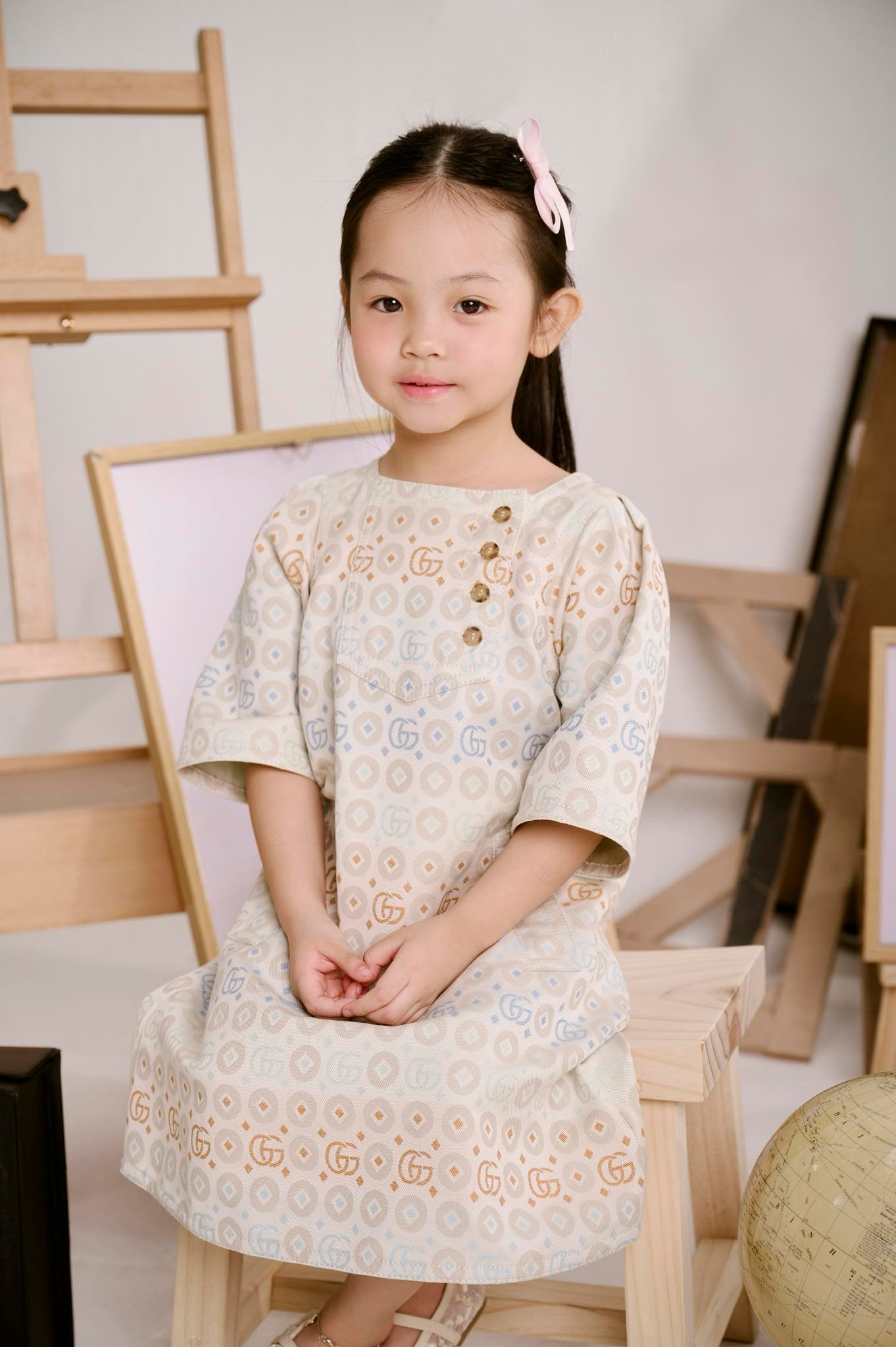 &Aacute;i nữ nh&agrave; đại gia Cường Đ&ocirc; La: Mới 6 tuổi đ&atilde; biết phụ mẹ chăm em, c&oacute; n&eacute;t "mỹ nh&acirc;n" ngay từ nhỏ- Ảnh 5.