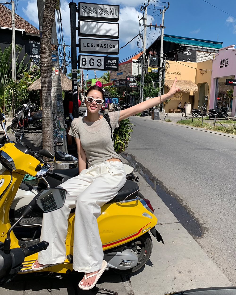 4 c&aacute;ch diện quần ống rộng khi đi du lịch, l&ecirc;n h&igrave;nh sống ảo cực đẹp- Ảnh 6.