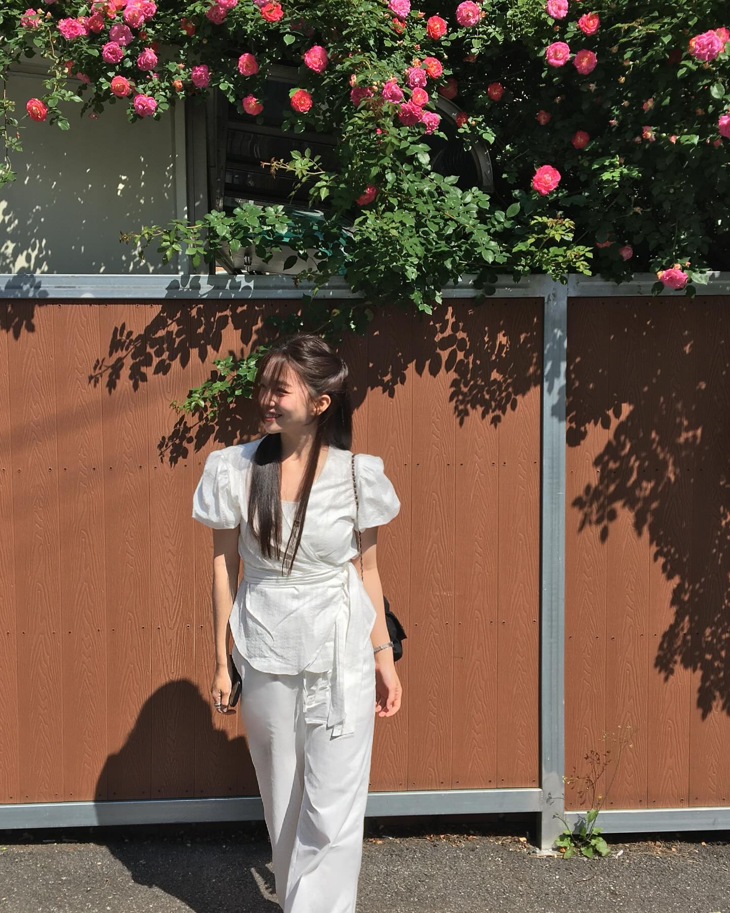 5 mẫu &aacute;o blouse t&ocirc;n d&aacute;ng tốt nhất, cứ mặc l&ecirc;n l&agrave; auto cao r&aacute;o v&agrave; thon thả- Ảnh 11.