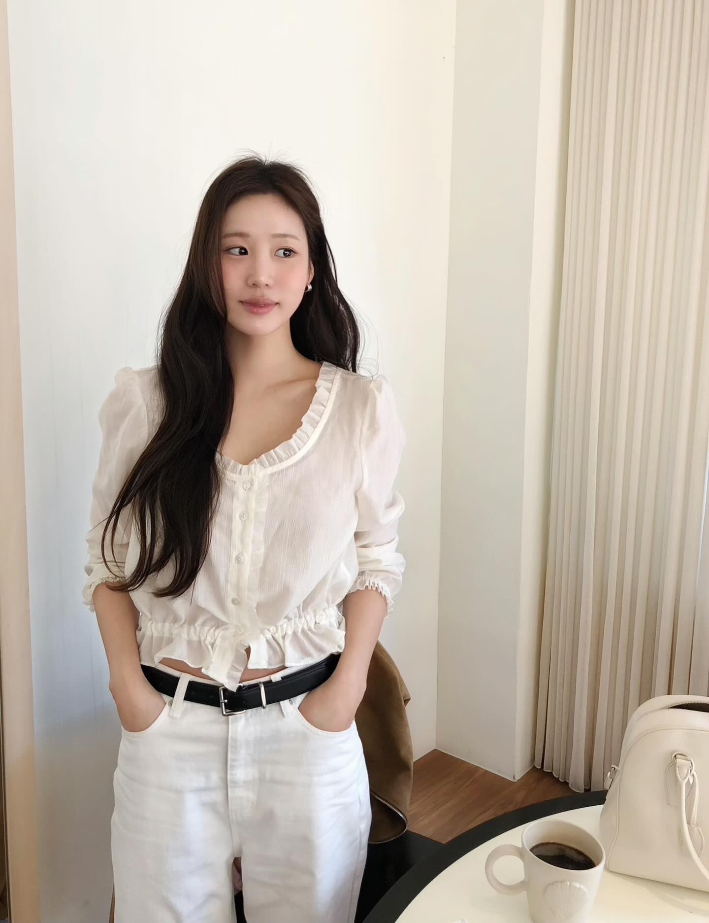 5 mẫu &aacute;o blouse t&ocirc;n d&aacute;ng tốt nhất, cứ mặc l&ecirc;n l&agrave; auto cao r&aacute;o v&agrave; thon thả- Ảnh 3.