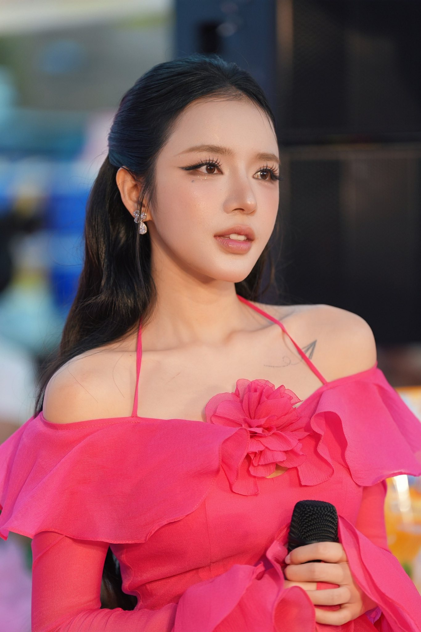 LyLy c&ocirc;ng bố ảnh cưới nhưng kh&ocirc;ng phải Anh T&uacute;- Ảnh 4.