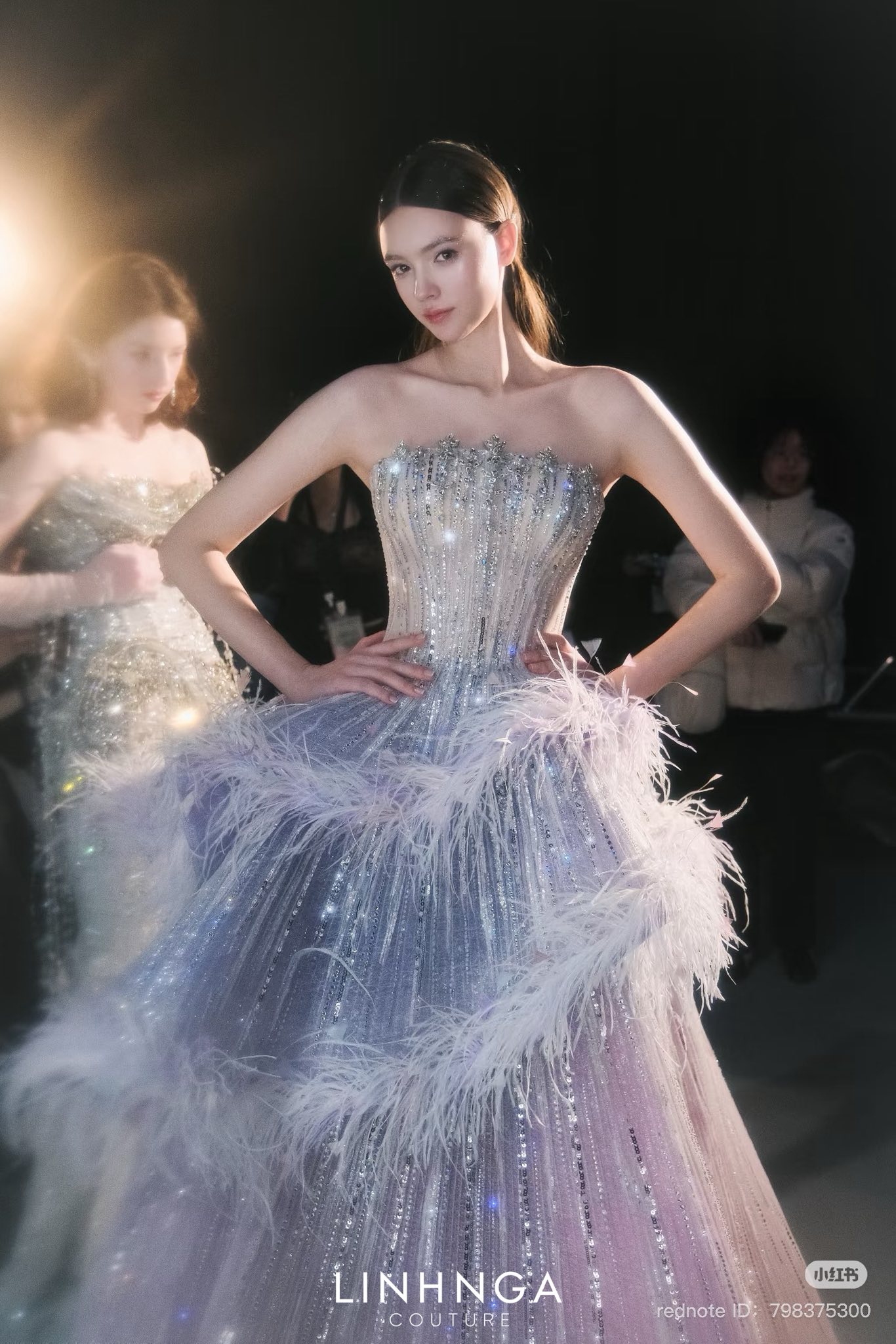 BST v&aacute;y đẹp như ti&ecirc;n đang khiến con g&aacute;i T&acirc;y - Ta đồng loạt "tan chảy", kh&ocirc;ng tin đ&acirc;y l&agrave; brand Việt- Ảnh 2.