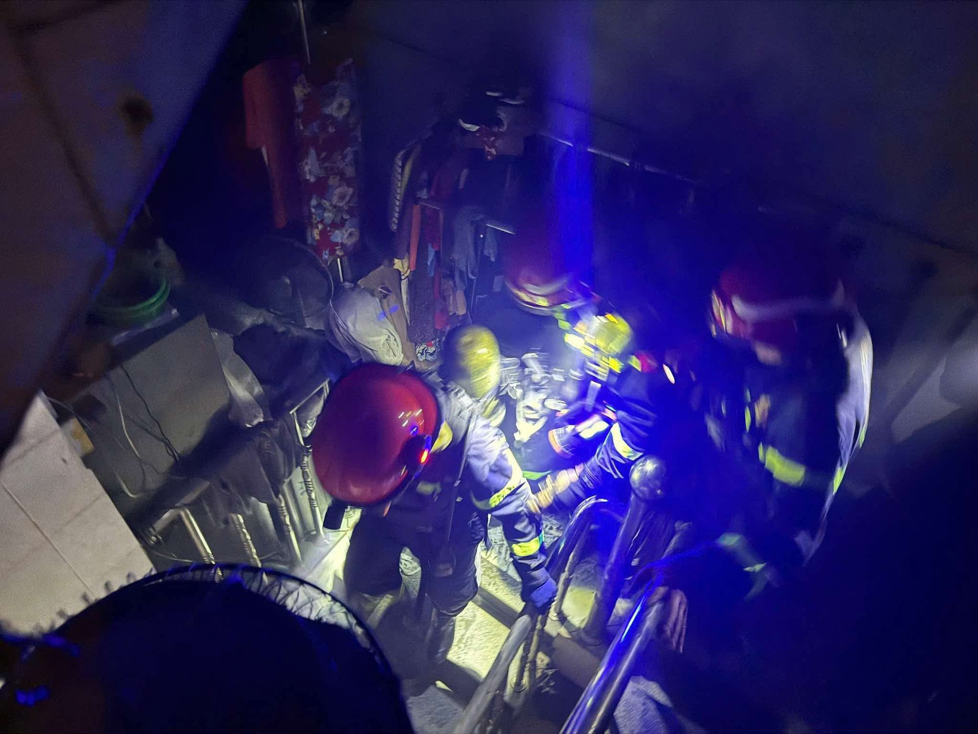 Cháy nhà 6 tầng ở TP.HCM- Ảnh 1. Cháy nhà 6 tầng ở TP.HCM- Ảnh 1.