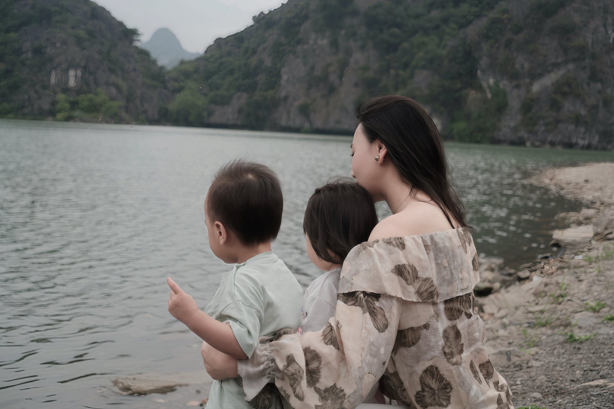 Phương Oanh cập nhật cuộc sống bên 2 con- Ảnh 3. Phương Oanh cập nhật cuộc sống bên 2 con- Ảnh 3.