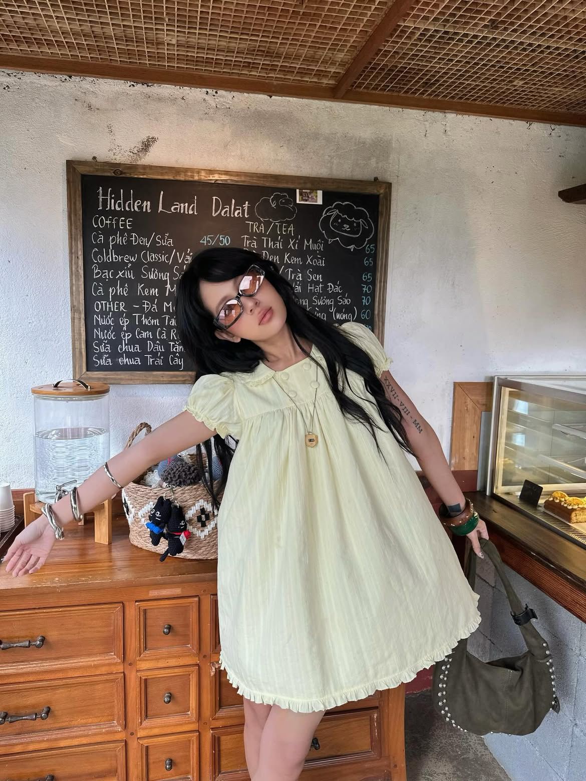 4 kiểu v&aacute;y h&egrave; đang phủ s&oacute;ng Instagram: Diện l&ecirc;n auto c&oacute; ảnh xinh, n&agrave;ng n&agrave;o cũng m&ecirc; mẩn- Ảnh 8.