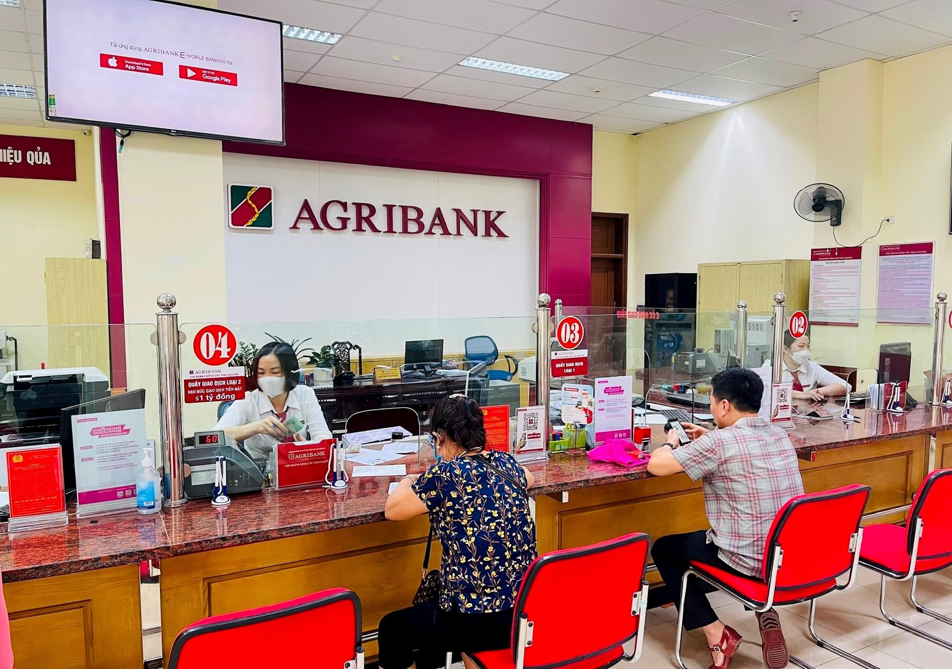 5 trường hợp bị Vietcombank, VietinBank, Agribank, BIDV... tạm ngừng to&agrave;n bộ giao dịch r&uacute;t/chuyển tiền- Ảnh 2.