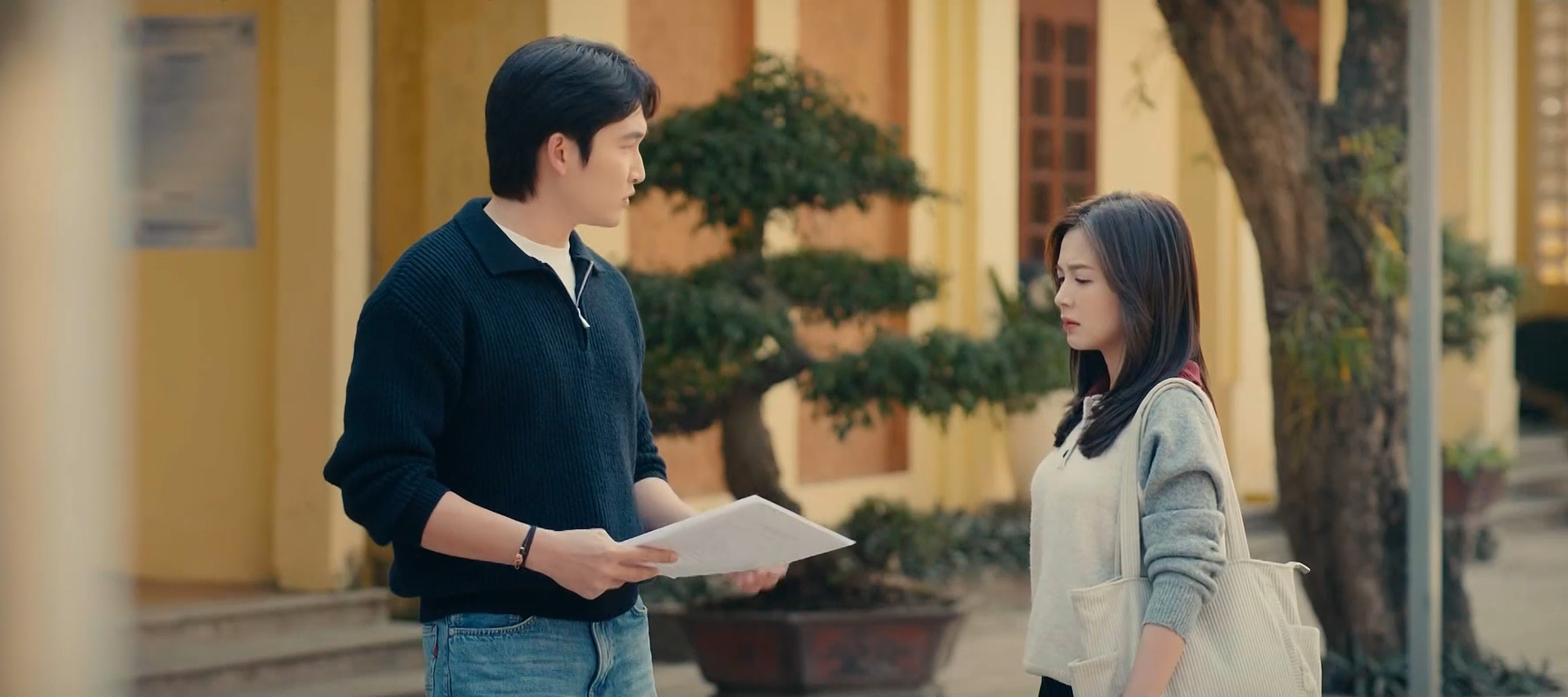 Phim Việt giờ v&agrave;ng mới chiếu đ&atilde; bị ch&ecirc; tơi tả: Nam ch&iacute;nh l&uacute;c n&agrave;o cũng &ldquo;khinh khỉnh&rdquo;, nữ ch&iacute;nh sao m&agrave; nhạt thế- Ảnh 3.