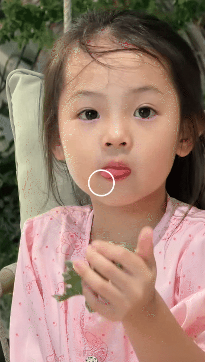 &Aacute;i nữ nh&agrave; đại gia Cường Đ&ocirc; La: Mới 6 tuổi đ&atilde; biết phụ mẹ chăm em, c&oacute; n&eacute;t "mỹ nh&acirc;n" ngay từ nhỏ- Ảnh 2.