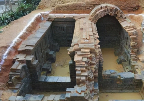 Ph&aacute;t hiện mộ cổ 500 năm hợp t&aacute;ng 2 người đ&agrave;n &ocirc;ng: Văn bia h&eacute; lộ sự thật x&oacute;t xa- Ảnh 1.