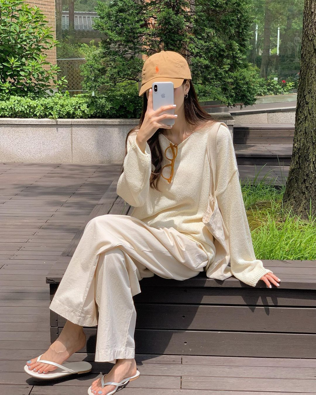 Bị n&oacute;i ngo&agrave;i đời kh&aacute;c ảnh tr&ecirc;n mạng, l&agrave;m sao để ứng xử EQ cao?- Ảnh 1.