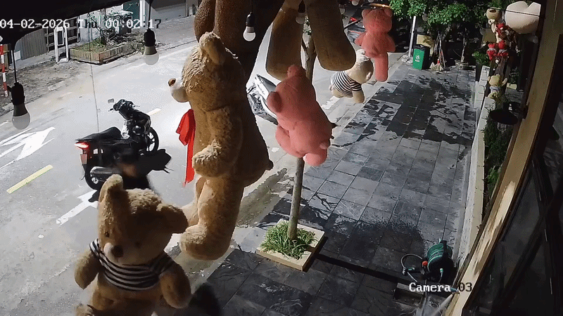 Làm một hành động lúc nửa đêm, nam thanh niên khiến chủ quán trà sữa ở Bắc Ninh tha thiết tìm danh tính- Ảnh 1. Làm một hành động lúc nửa đêm, nam thanh niên khiến chủ quán trà sữa ở Bắc Ninh tha thiết tìm danh tính- Ảnh 1.