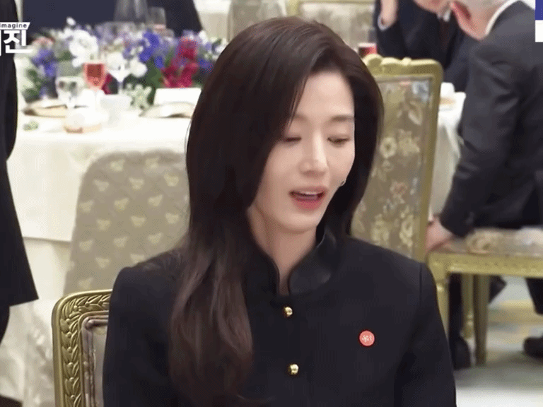 Jeon Ji Hyun như bước từ phim ra đời thực- Ảnh 2.