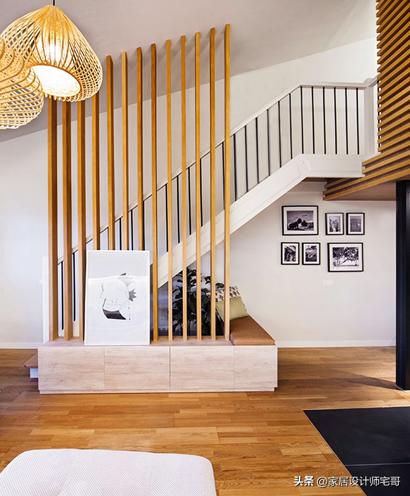 Ly h&ocirc;n ở tuổi 40, người phụ nữ mua g&aacute;c m&aacute;i 48m&sup2; gi&aacute; rẻ rồi biến th&agrave;nh căn hộ 2 tầng: Kh&ocirc;ng rộng nhưng sống cực &ldquo;đ&atilde;&rdquo;- Ảnh 1.