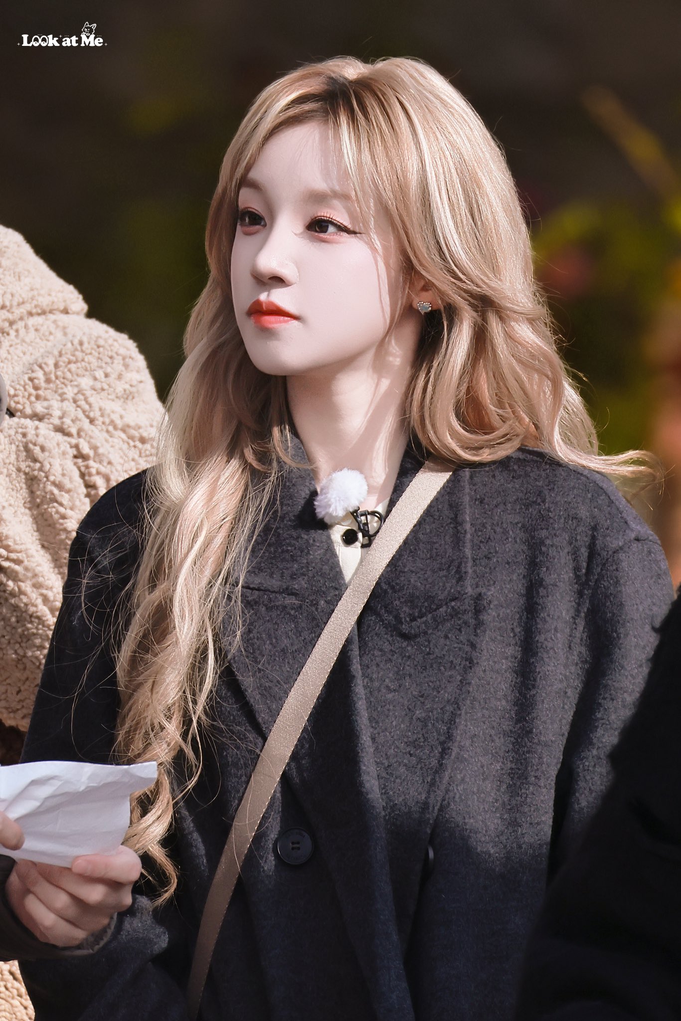 Showbiz c&oacute; mỹ nh&acirc;n l&agrave; tiểu thư giới thượng lưu k&iacute;n tiếng đi h&aacute;t, nhan sắc học thức kh&ocirc;ng thiếu thứ g&igrave;- Ảnh 5.