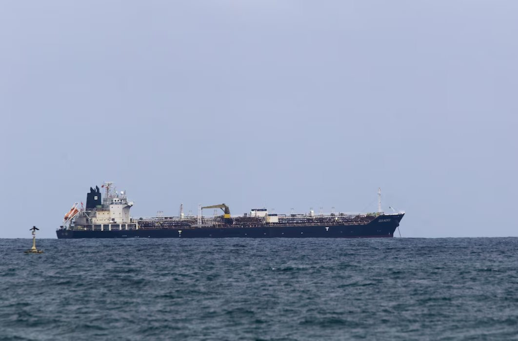 Đang tr&ecirc;n đường đến Cuba, t&agrave;u chở dầu Nga bất ngờ quay đầu, đổi điểm dỡ h&agrave;ng sang nước l&aacute;ng giềng- Ảnh 1.