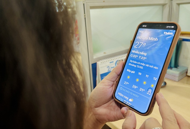 Người hay xem dự b&aacute;o thời tiết tr&ecirc;n iPhone cần ch&uacute; &yacute;- Ảnh 1.