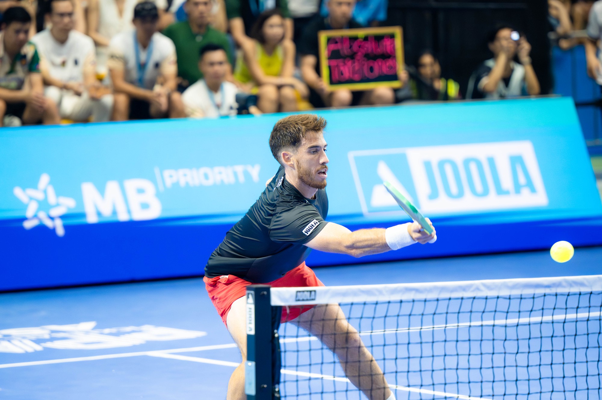 Ben Johns chơi đẳng cấp để l&ecirc;n ng&ocirc;i v&ocirc; địch đ&ocirc;i nam PPA Hanoi, đội n&oacute;n l&aacute; h&ocirc; vang: "T&ocirc;i y&ecirc;u Việt Nam"- Ảnh 11.