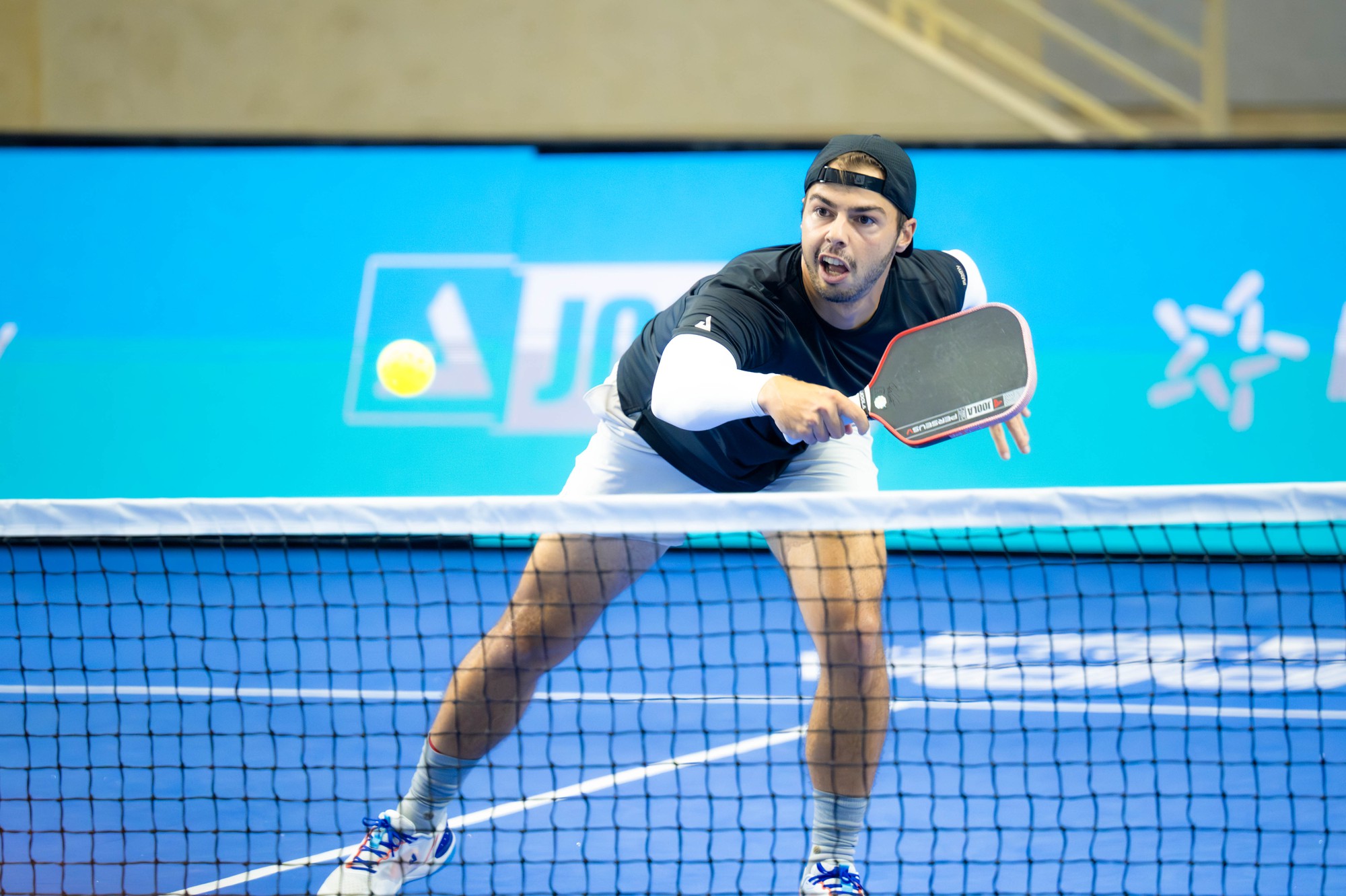 Ben Johns chơi đẳng cấp để l&ecirc;n ng&ocirc;i v&ocirc; địch đ&ocirc;i nam PPA Hanoi, đội n&oacute;n l&aacute; h&ocirc; vang: "T&ocirc;i y&ecirc;u Việt Nam"- Ảnh 1.