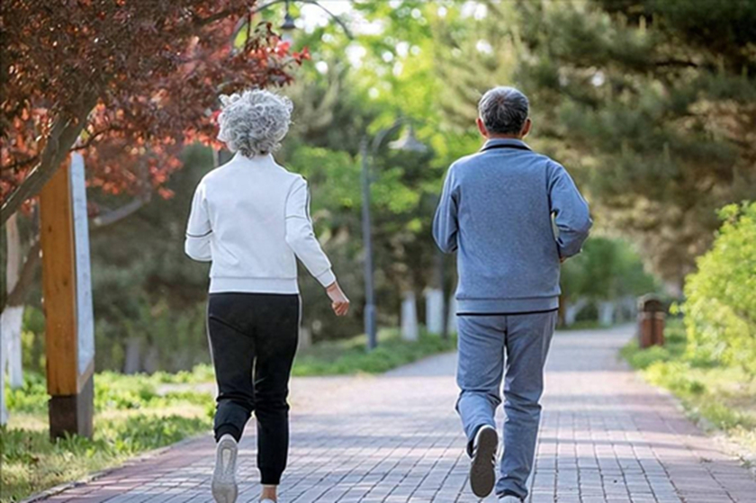 Người đ&agrave;n &ocirc;ng 40 tuổi suy thận sau khi tập thể dục buổi s&aacute;ng: 3 sai lầm đừng n&ecirc;n mắc phải- Ảnh 4.