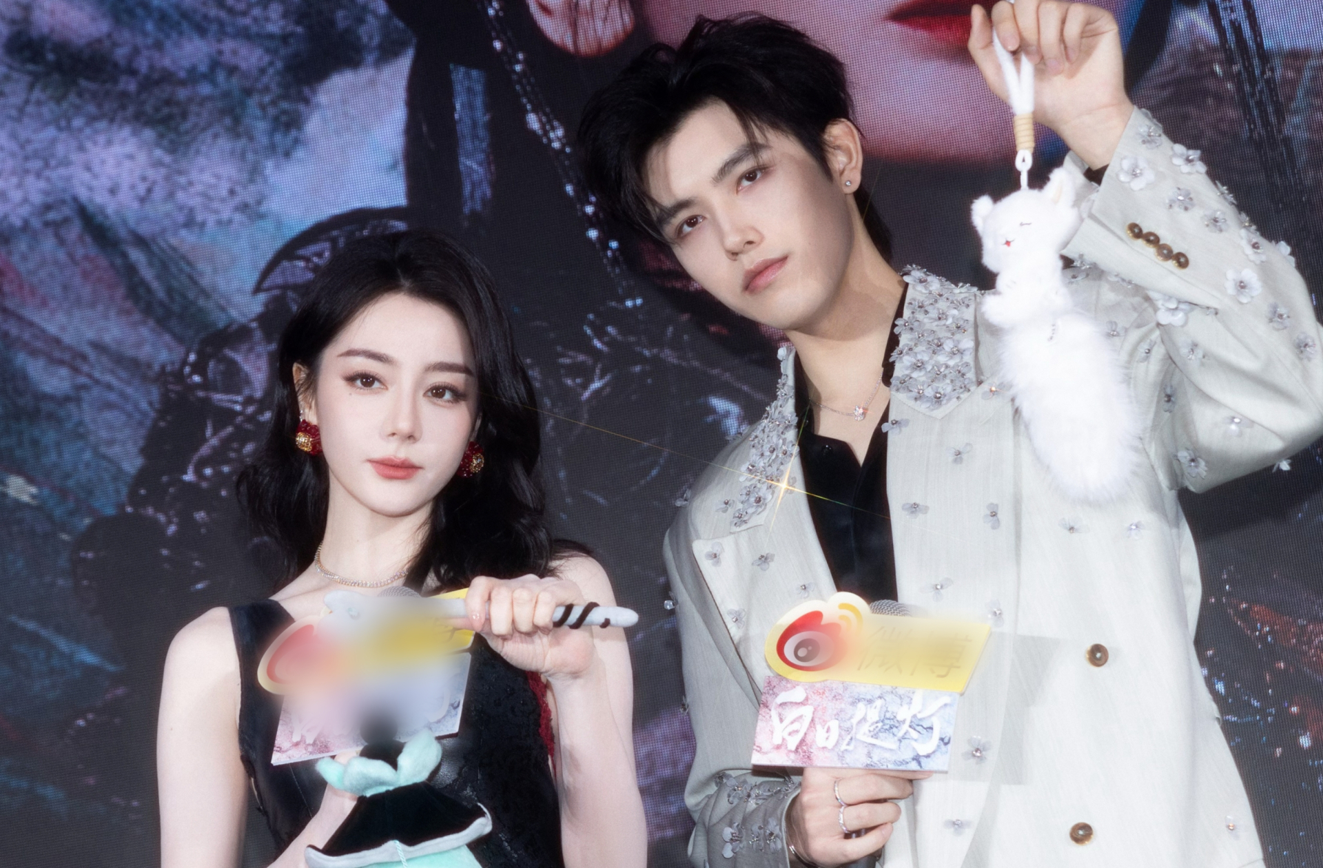 Chưa từng c&oacute; bộ ảnh cưới n&agrave;o đ&aacute;ng sợ thế n&agrave;y: C&ocirc; d&acirc;u tr&ocirc;ng như d&igrave; ch&uacute; rể, đơ hơn tượng đ&aacute; ng&agrave;n năm- Ảnh 7.