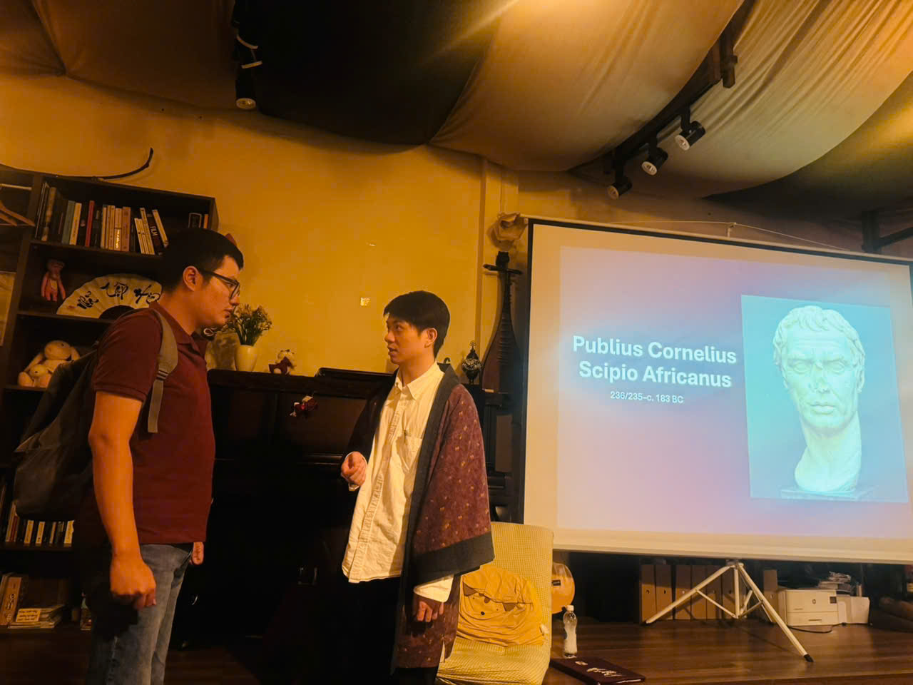 Hiếu Văn Ngư v&agrave; Nh&atilde; Tập Hi&ecirc;n: "C&oacute; một loại hạnh ph&uacute;c s&acirc;u sắc l&agrave; khi bộ n&atilde;o được tri thức đ&aacute;nh thức&rdquo;- Ảnh 14.