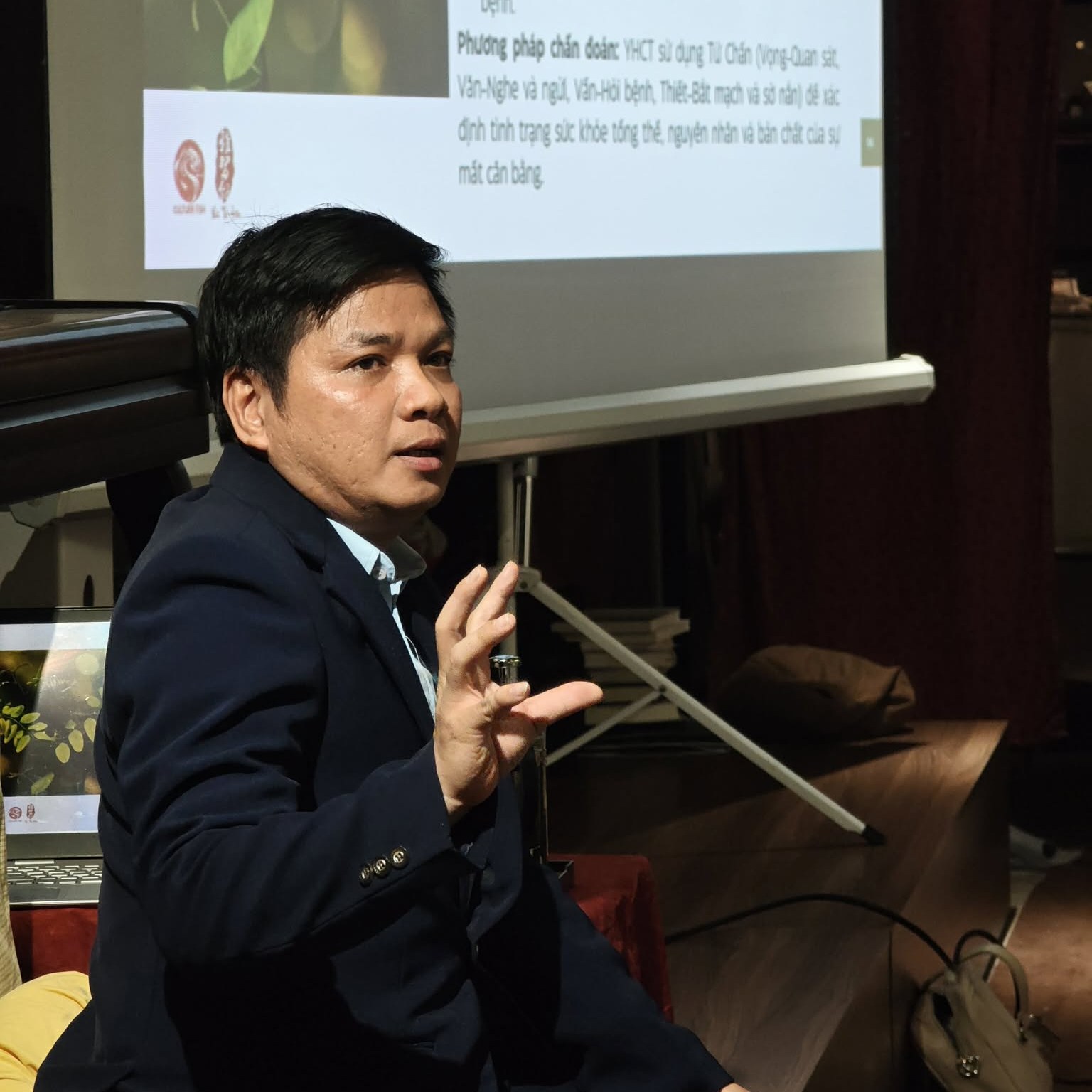 Hiếu Văn Ngư v&agrave; Nh&atilde; Tập Hi&ecirc;n: "C&oacute; một loại hạnh ph&uacute;c s&acirc;u sắc l&agrave; khi bộ n&atilde;o được tri thức đ&aacute;nh thức&rdquo;- Ảnh 7.