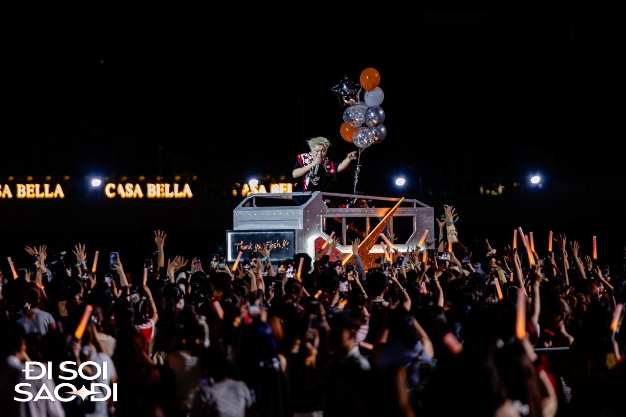 RHYDER và concert LUMINARHY: Ở tuổi 25, một nghệ sĩ trẻ chứng minh mình đủ sức gánh cả giấc mơ lớn!- Ảnh 16. RHYDER và concert LUMINARHY: Ở tuổi 25, một nghệ sĩ trẻ chứng minh mình đủ sức gánh cả giấc mơ lớn!- Ảnh 16.