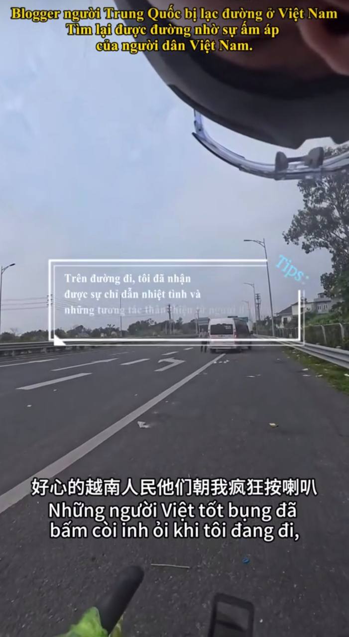 Kh&aacute;ch Trung Quốc đạp xe nhầm v&agrave;o cao tốc Bắc Nam, hoảng loạn cầu cứu người đi đường- Ảnh 1.