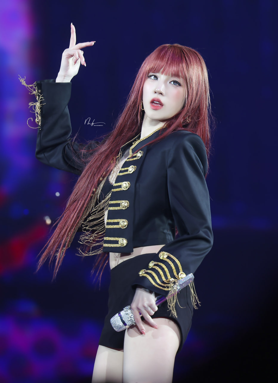 Showbiz c&oacute; mỹ nh&acirc;n l&agrave; tiểu thư giới thượng lưu k&iacute;n tiếng đi h&aacute;t, nhan sắc học thức kh&ocirc;ng thiếu thứ g&igrave;- Ảnh 1.