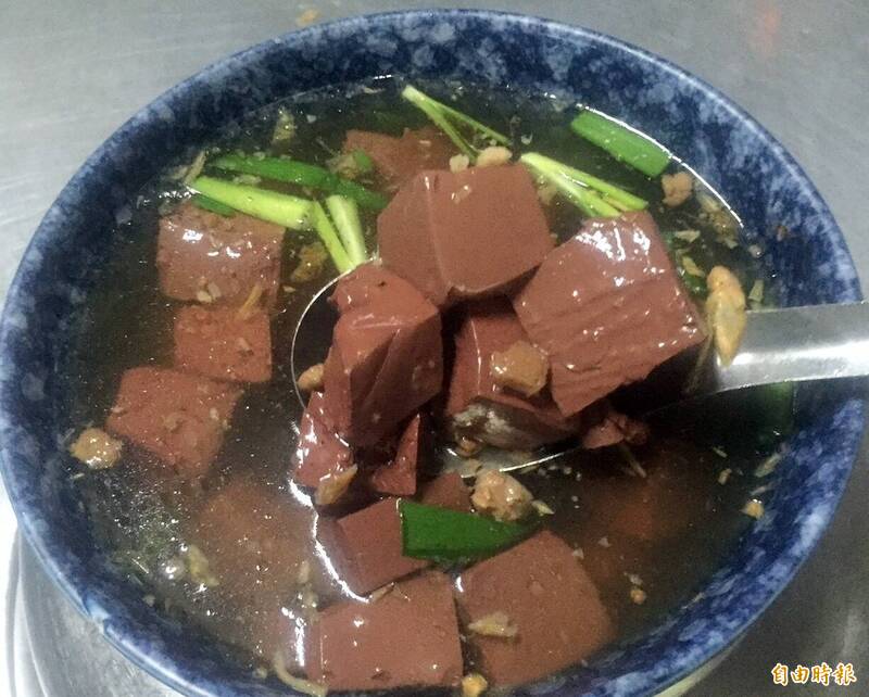 M&oacute;n "s&uacute;p đường phố" n&agrave;y được v&iacute; như "thuốc bổ tự nhi&ecirc;n": Vừa tăng cơ, bổ m&aacute;u, ăn đ&uacute;ng c&aacute;ch c&ograve;n gi&uacute;p trẻ l&acirc;u- Ảnh 2.