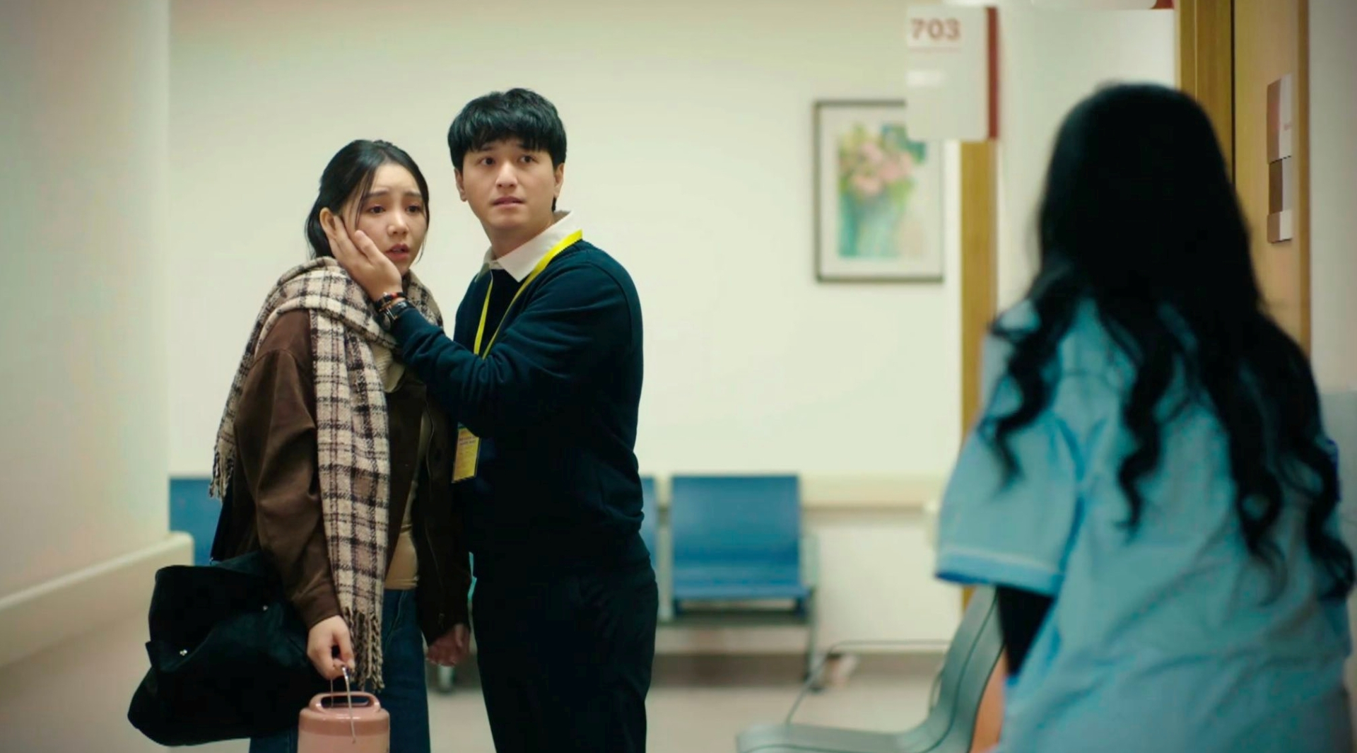 Nhan sắc mỹ nh&acirc;n Việt n&agrave;y lạ lắm: Ngo&agrave;i đời được khen đẹp như Phạm Băng Băng, l&ecirc;n phim bị ch&ecirc; nh&igrave;n như ma nữ- Ảnh 1.