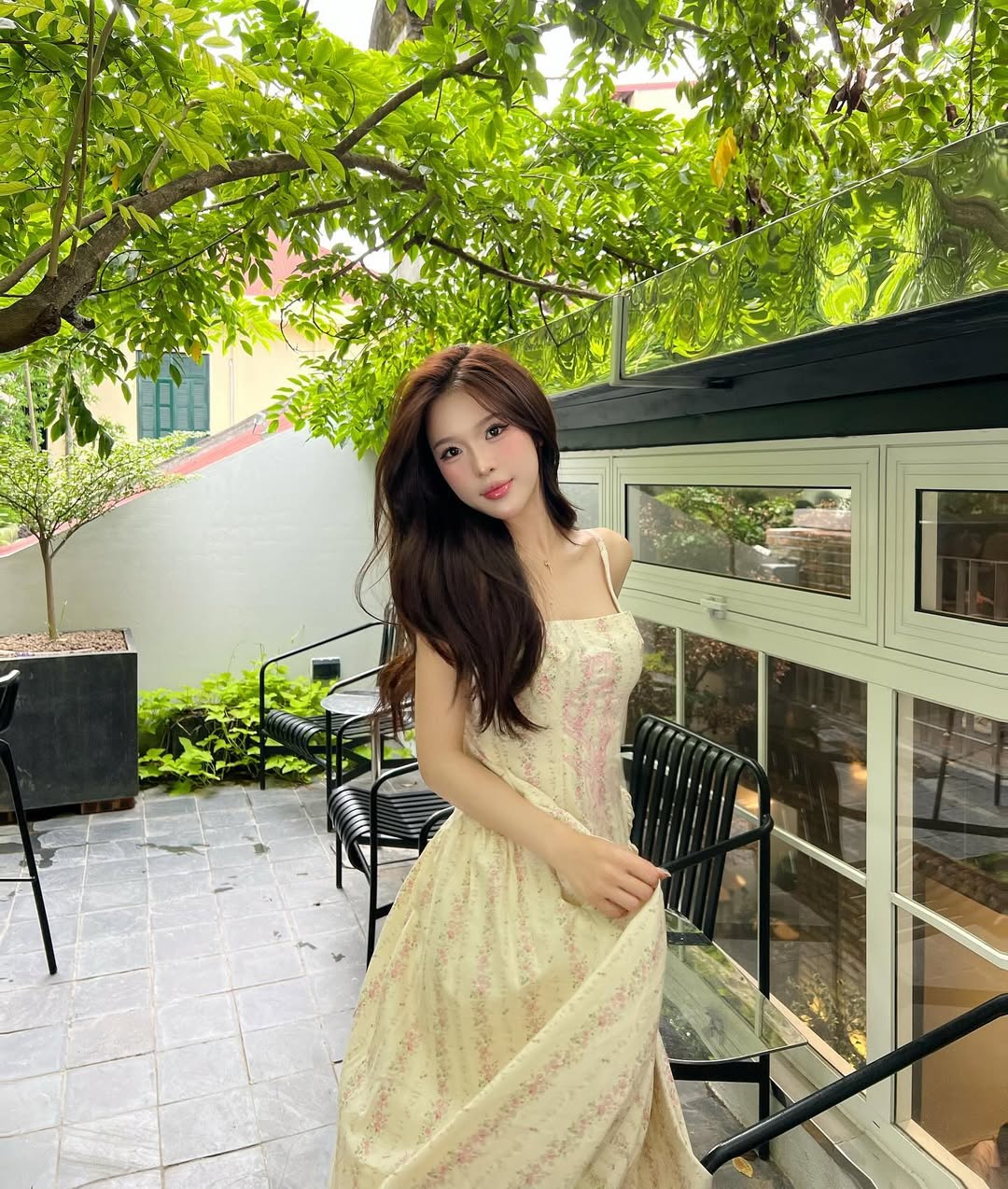 4 kiểu v&aacute;y h&egrave; đang phủ s&oacute;ng Instagram: Diện l&ecirc;n auto c&oacute; ảnh xinh, n&agrave;ng n&agrave;o cũng m&ecirc; mẩn- Ảnh 9.