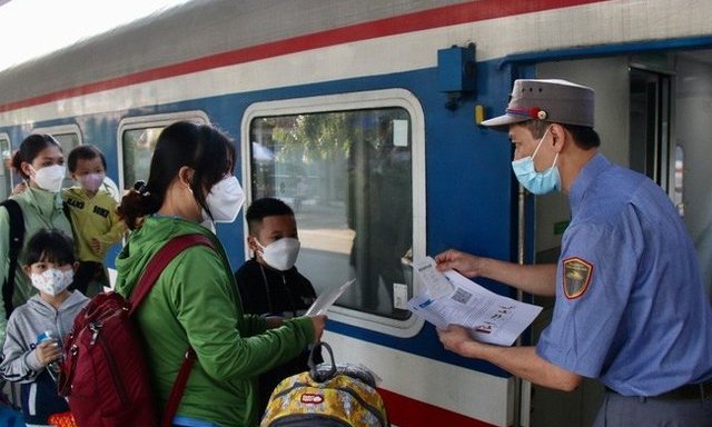 Ch&iacute;nh thức: Gi&aacute; v&eacute; t&agrave;u đường sắt Việt Nam thay đổi từ h&ocirc;m nay, người mua v&eacute; cần ch&uacute; &yacute;- Ảnh 3.