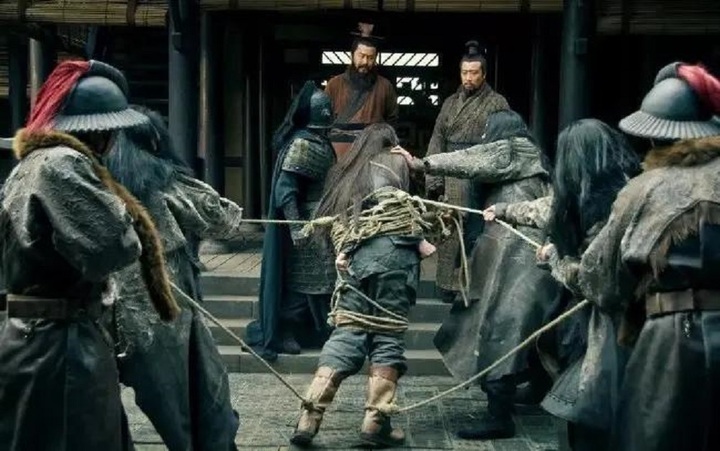 Một c&acirc;u n&oacute;i của Lưu Bị khiến T&agrave;o Th&aacute;o lấy mạng L&atilde; Bố- Ảnh 2.