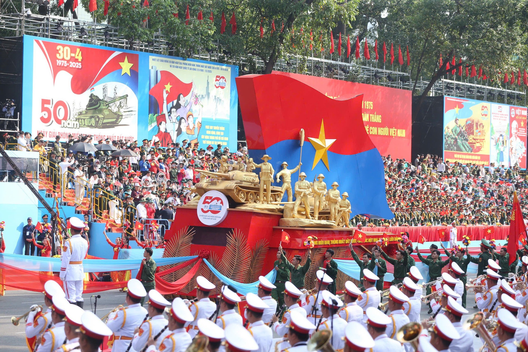 TPHCM nghỉ Lễ Giỗ Tổ Hùng Vương, dịp 30-4 và 1-5 ra sao?- Ảnh 1. TPHCM nghỉ Lễ Giỗ Tổ Hùng Vương, dịp 30-4 và 1-5 ra sao?- Ảnh 1.