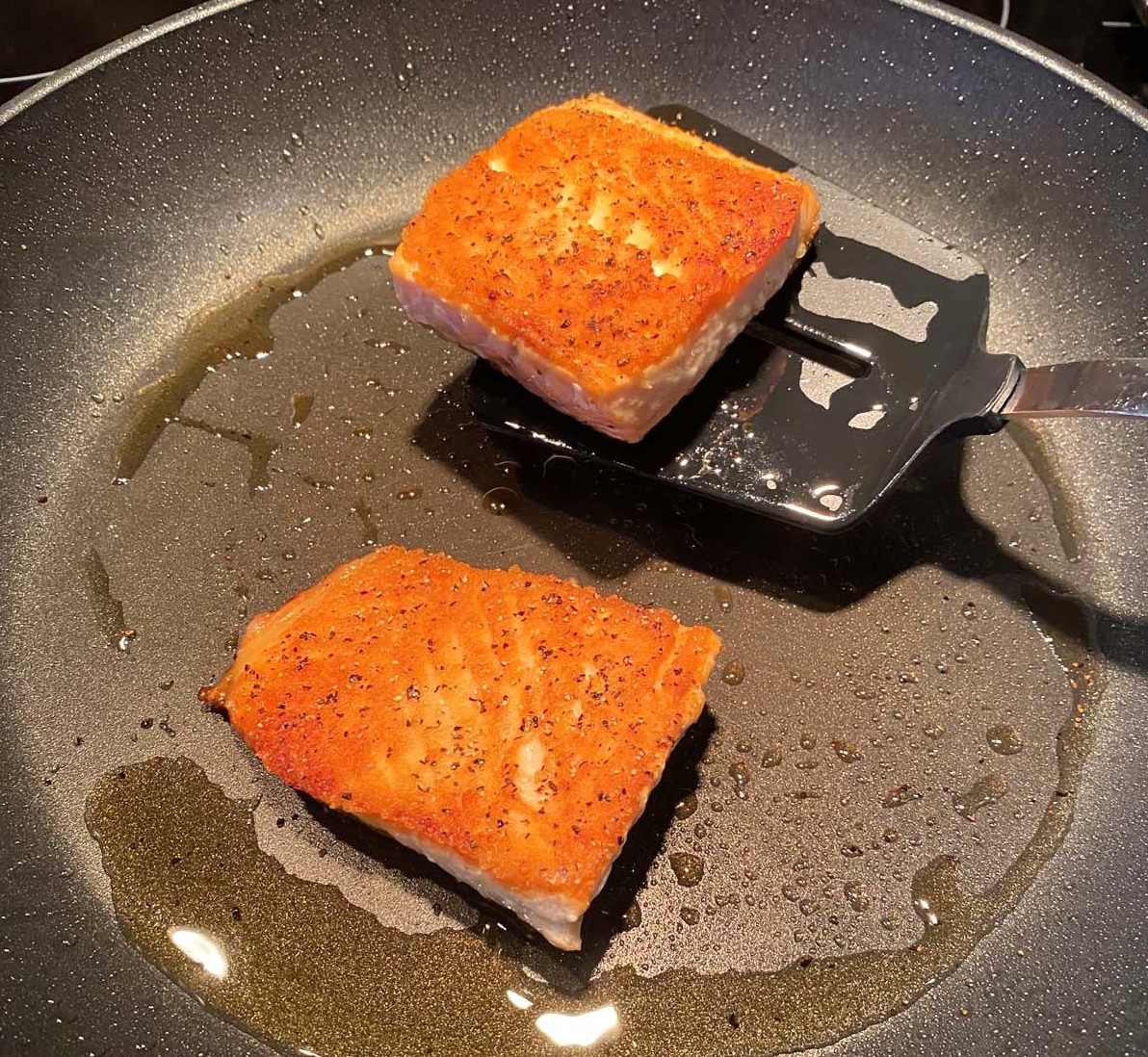 4 loại c&aacute; được b&aacute;c sĩ v&iacute; như "thuốc chống ung thư tự nhi&ecirc;n", đẩy l&ugrave;i nguy cơ nhồi m&aacute;u cơ tim- Ảnh 3.