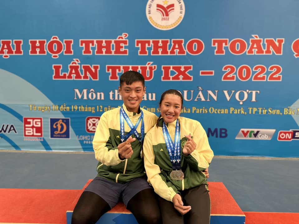 Trương Vinh Hiển &ndash; Sophia Huỳnh Trần: 7 năm, 1 t&igrave;nh y&ecirc;u, 1 đam m&ecirc; v&agrave; c&ugrave;ng nắm tay bước l&ecirc;n bục vinh quang- Ảnh 2.