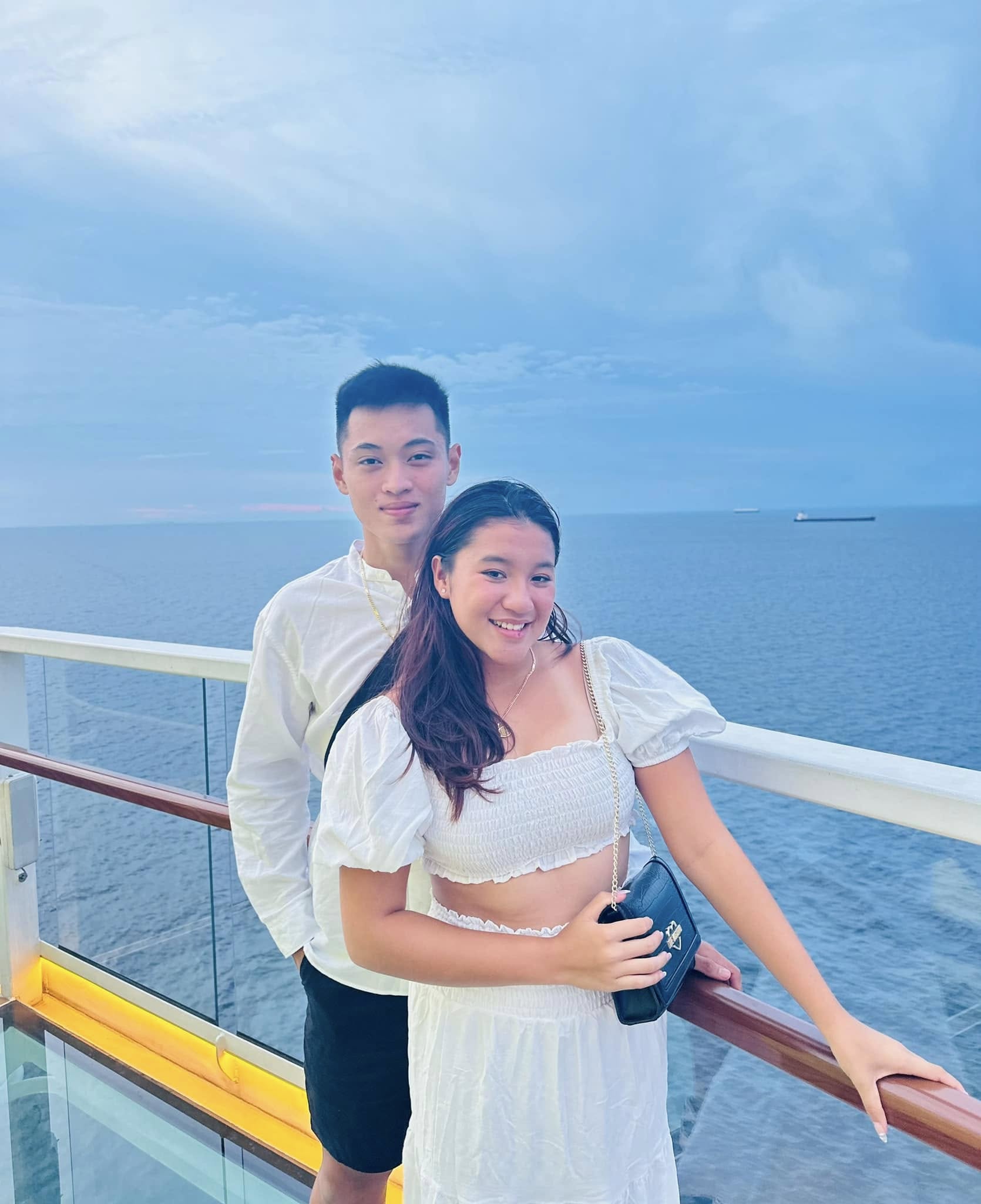 Trương Vinh Hiển &ndash; Sophia Huỳnh Trần: 7 năm, 1 t&igrave;nh y&ecirc;u, 1 đam m&ecirc; v&agrave; c&ugrave;ng nắm tay bước l&ecirc;n bục vinh quang- Ảnh 13.