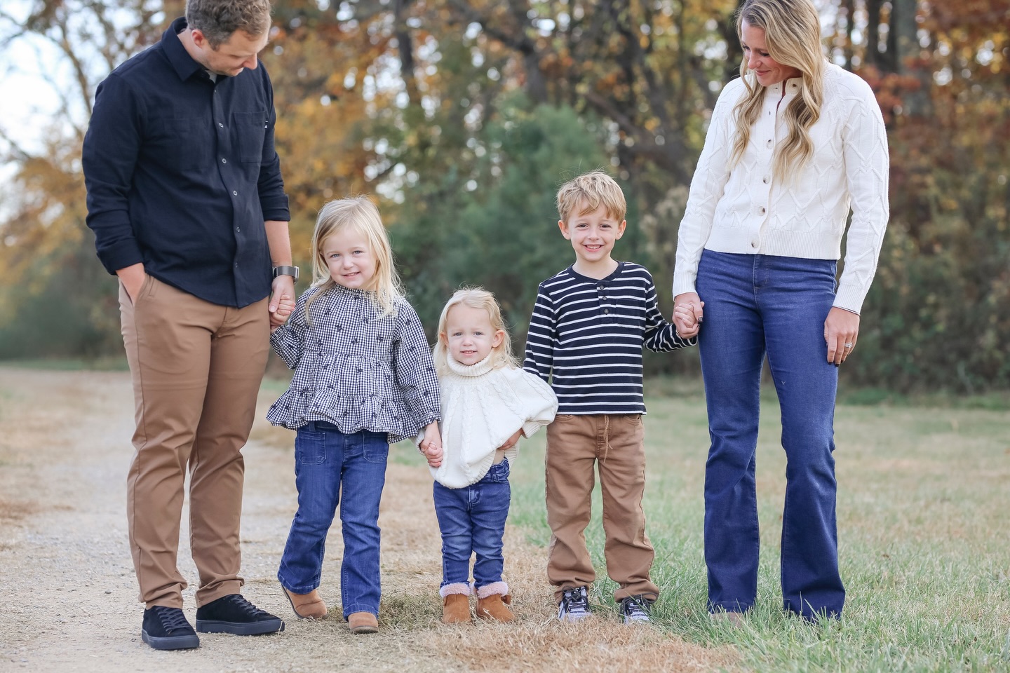 Brooke Buckner x&aacute;ch vợt đi đối đầu cả "thế giới", 3 con nhỏ ở nh&agrave; đ&atilde; c&oacute; chồng chăm, hạnh ph&uacute;c l&agrave; đ&acirc;y!- Ảnh 3.