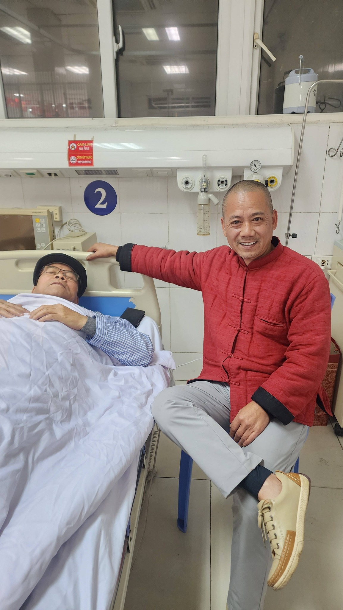 Nam NSND 74 tuổi, 3 đời vợ l&ecirc;n tiếng về th&ocirc;ng tin nhập viện v&igrave; kh&ocirc;ng được cưới vợ mới- Ảnh 1.