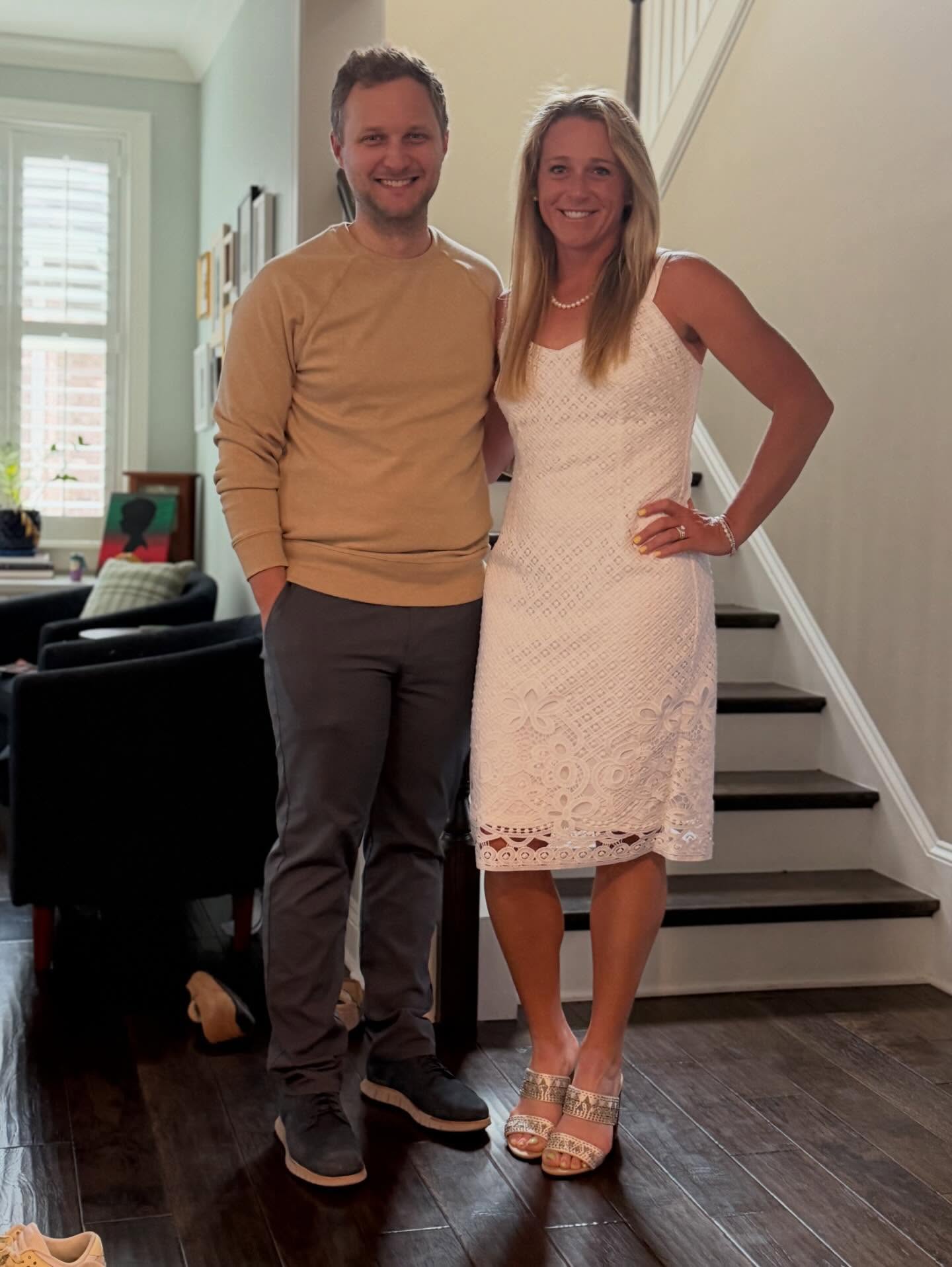 Brooke Buckner x&aacute;ch vợt đi đối đầu cả "thế giới", 3 con nhỏ ở nh&agrave; đ&atilde; c&oacute; chồng chăm, hạnh ph&uacute;c l&agrave; đ&acirc;y!- Ảnh 4.