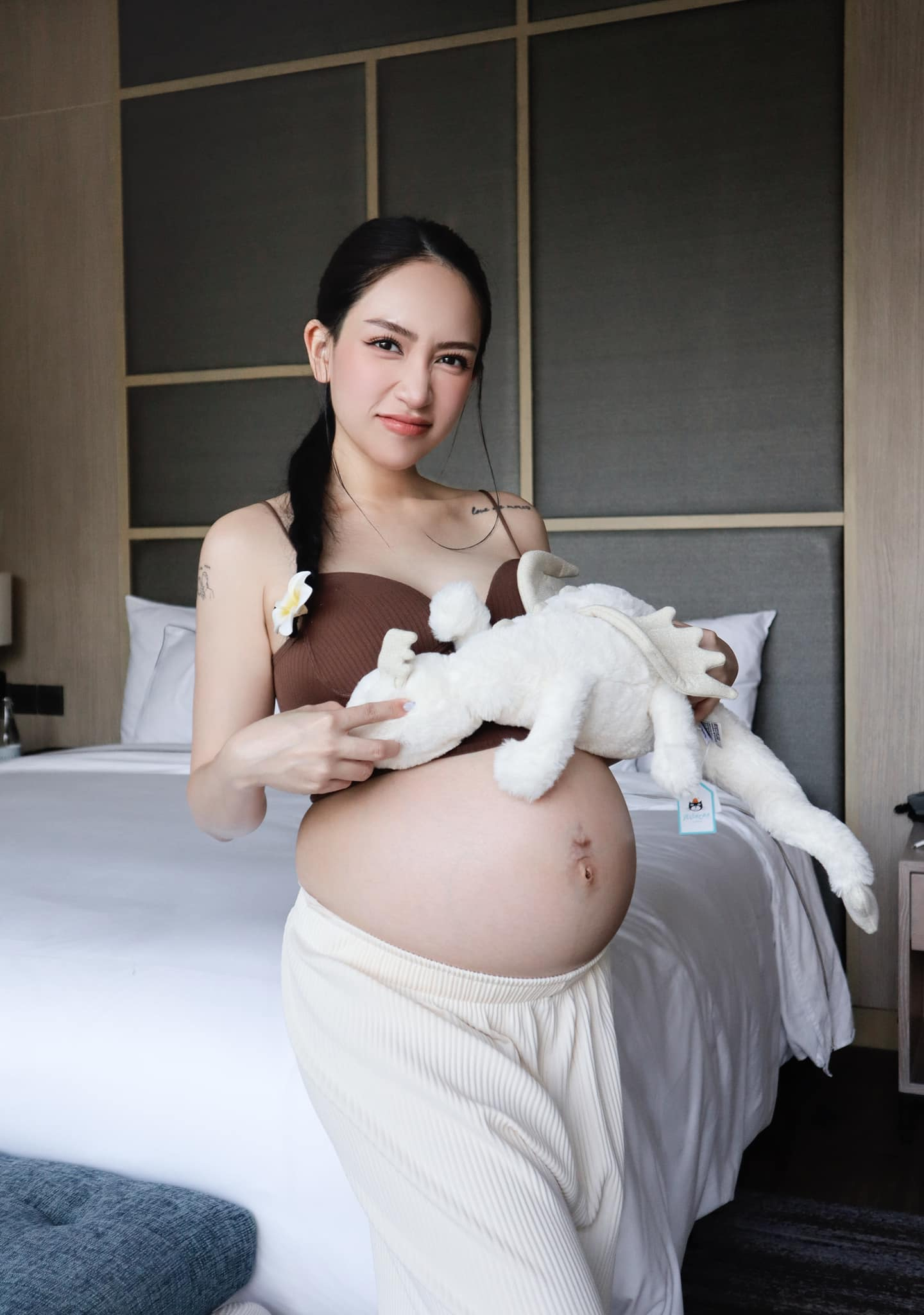 Con g&aacute;i đại gia Minh Nhựa: 20 tuổi "bỏ cuộc chơi" đi lấy chồng, qua 4 lần sinh nở vẫn đẹp như thời c&ograve;n son- Ảnh 4.