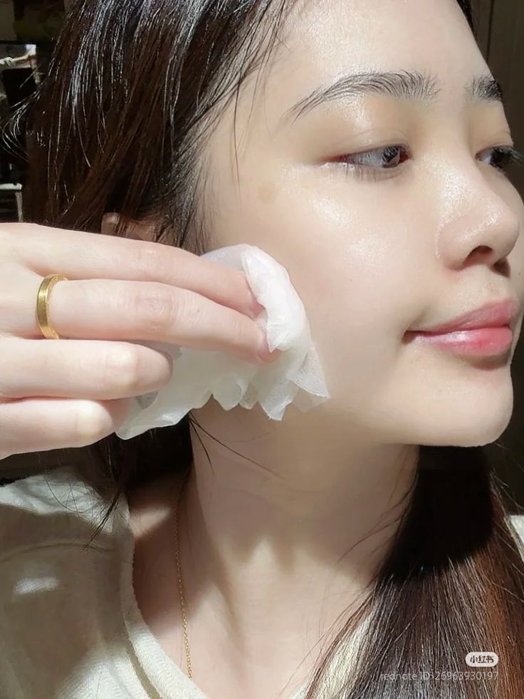 Trước khi ngủ l&agrave;m 4 việc n&agrave;y, da dẻ "t&aacute;i sinh", căng mịn v&agrave; tươi tắn hơn mỗi ng&agrave;y- Ảnh 1.