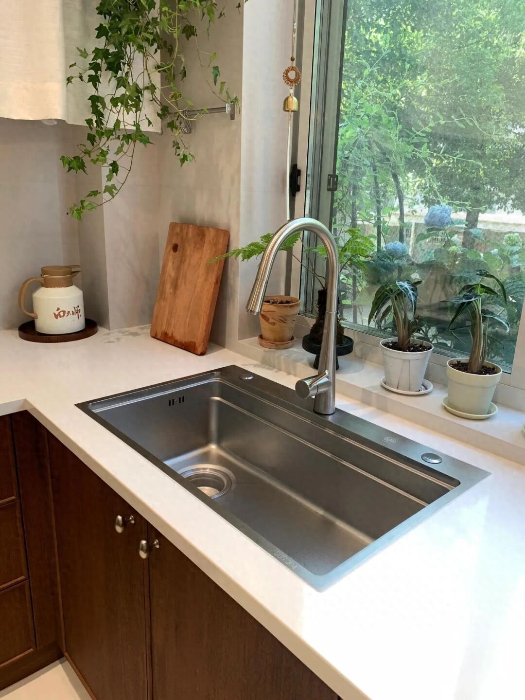 T&ocirc;i từng nghĩ bồn rửa đơn cỡ lớn l&agrave; lựa chọn th&ocirc;ng minh - sau 6 th&aacute;ng sử dụng mới thấy m&igrave;nh chạy theo xu hướng qu&aacute; vội- Ảnh 1.