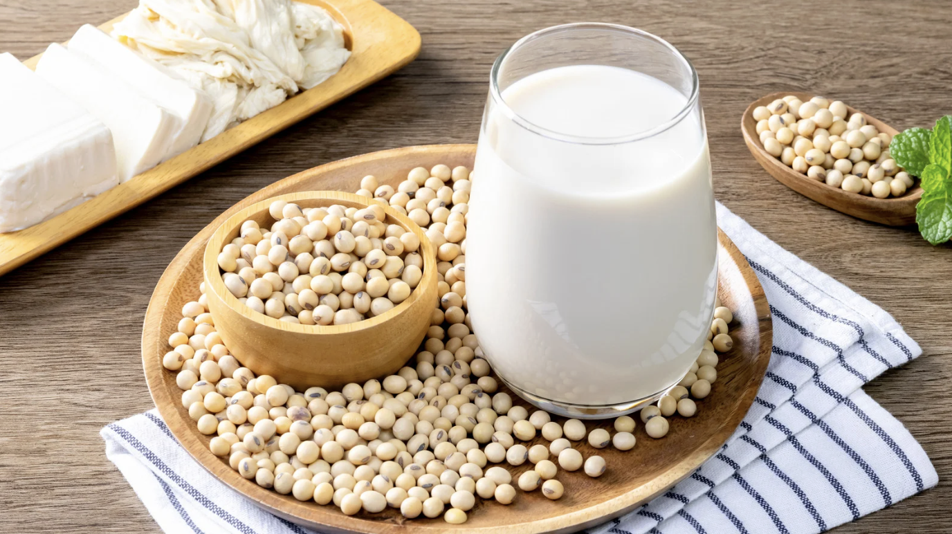 Nam giới uống sữa đậu n&agrave;nh c&oacute; l&agrave;m giảm sinh l&yacute;?- Ảnh 1.