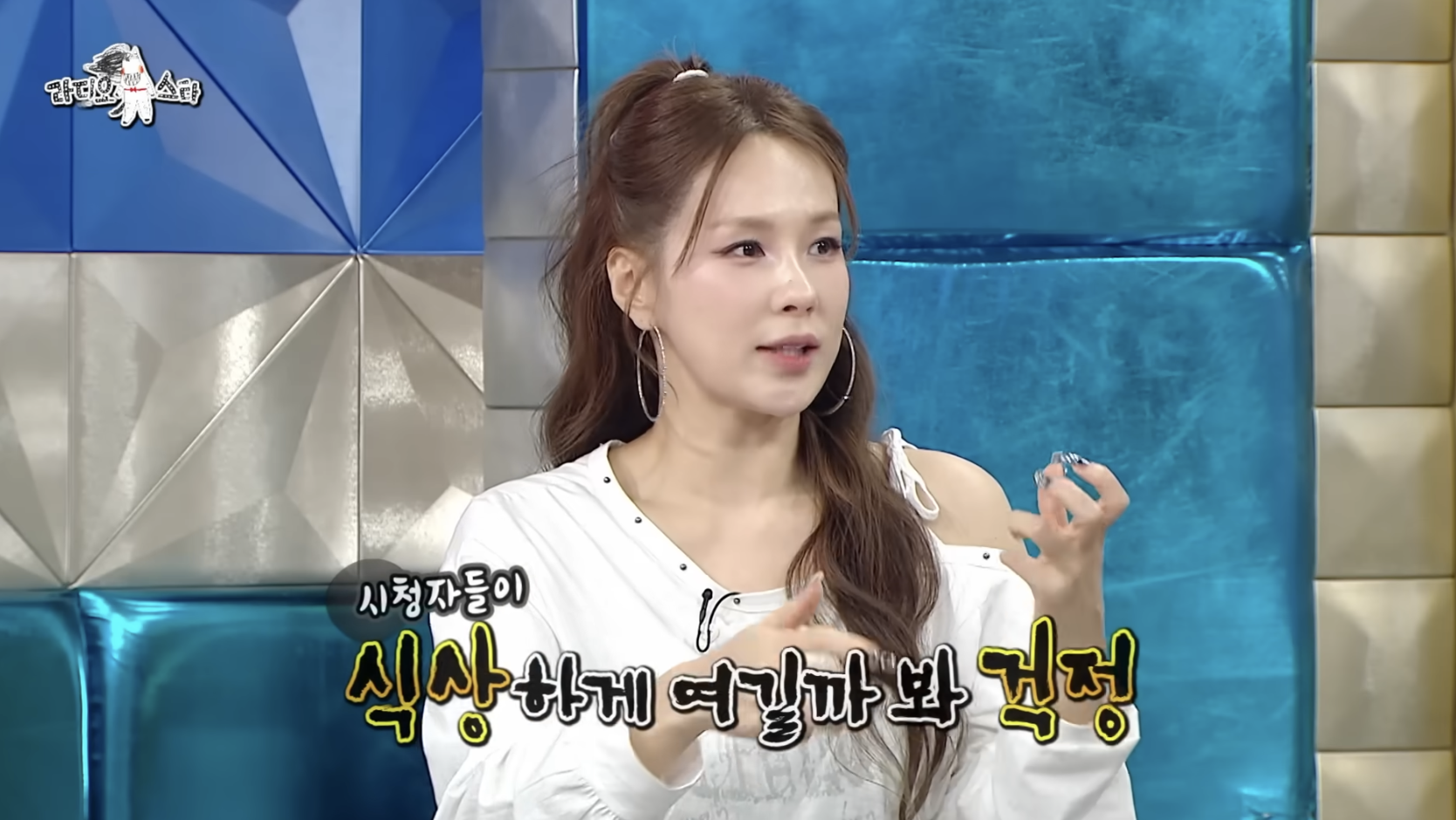 &ldquo;Nữ thần qu&acirc;n đội&rdquo; đẹp tới mức khiến h&agrave;ng triệu binh l&iacute;nh ph&aacute;t cuồng, nhan sắc gần 20 năm trước cứ ngỡ như mới h&ocirc;m qua- Ảnh 2.